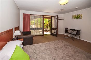 Motel River Country Inn