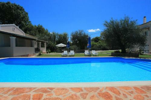 Villa Vari Estate