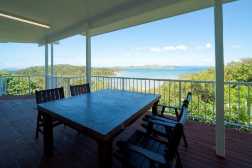 Passage Avenue - Shute Harbour