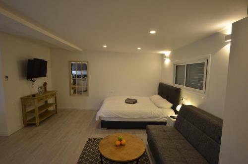 Pinsker Garden Apartment