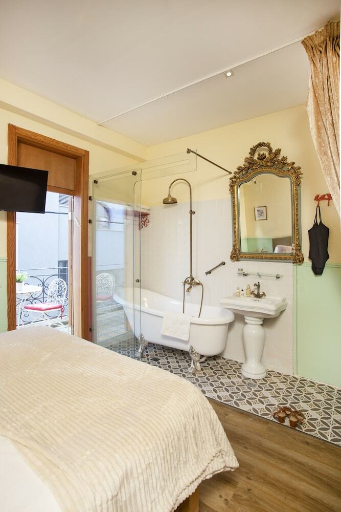 Peer Boutique Hotel