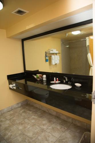 Motel Baymont Inn & Suites