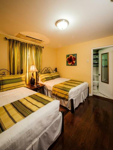 Posada Inn At 87