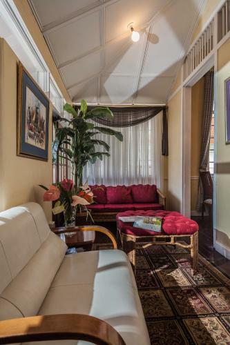 Posada Inn At 87