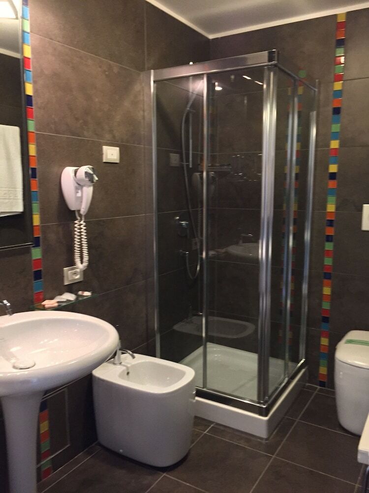 Hotel C� Zane Martin