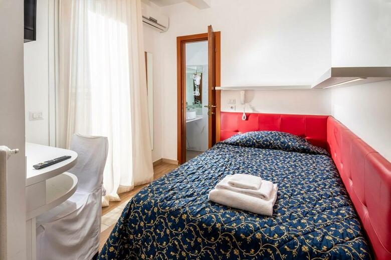 Hotel Mediterraneo Nihotels