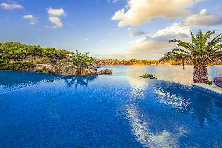 Aparthotel White Sands Beach Club