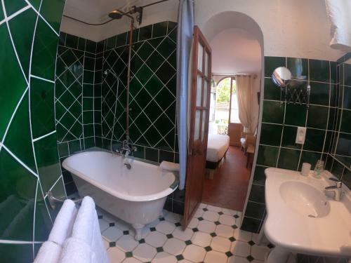 Hotel H�tel De Charme Villa Roseraie
