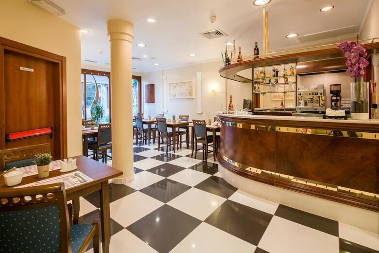 Best Western Plus Grand Hotel Victor Hugo