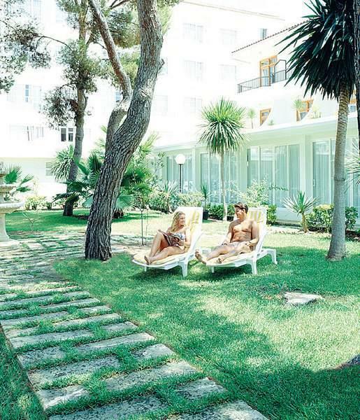 Js Yate Hotel