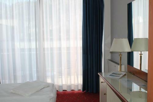 Hotel Holiday