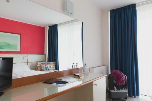 Hotel Holiday