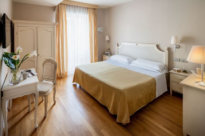 Hotel Dei Fiori - Spa E Ristorante