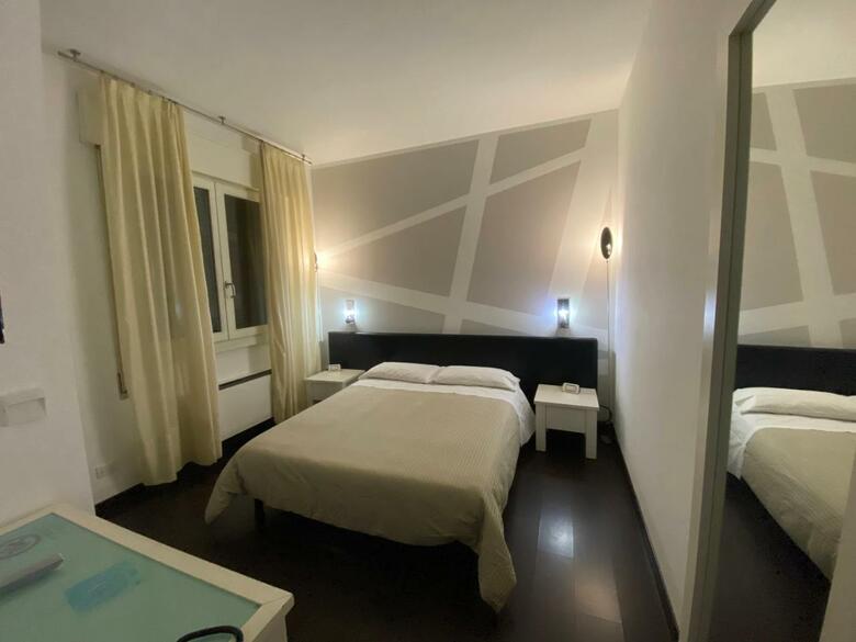 Angi Hotel