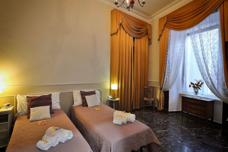 Bed & Breakfast Alibrandi Palace