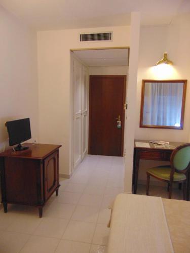 Hotel Call� 2
