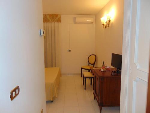 Hotel Call� 2
