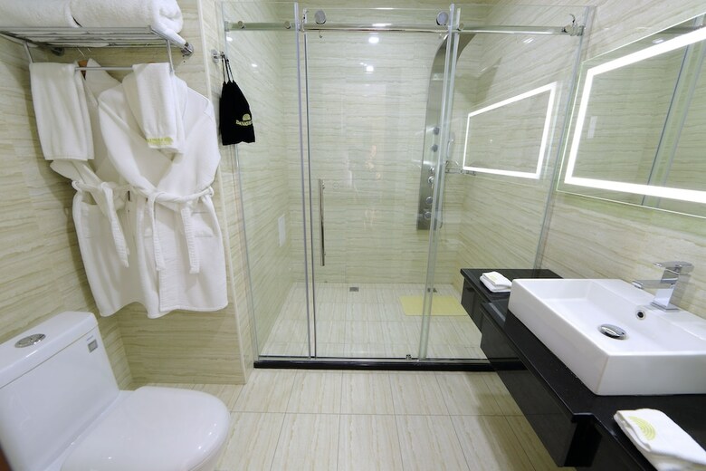 Damas International Hotel