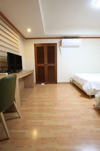 Angel Hotel