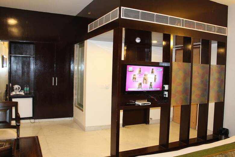 Hotel Atulyaa Taj