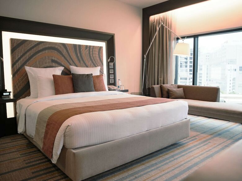 Novotel Kolkata Hotel And Residences