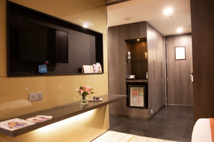 Novotel Kolkata Hotel And Residences