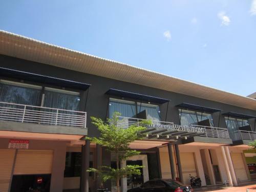 Waterfront Boutique Hotel