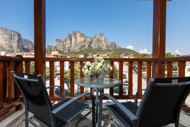 Hotel Famissi