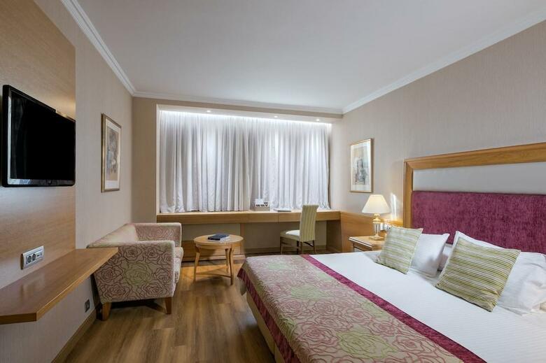 Hotel Divani Caravel