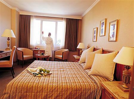 Hotel Divani Caravel