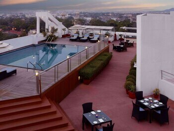Hotel Lemon Tree Premier Jaipur