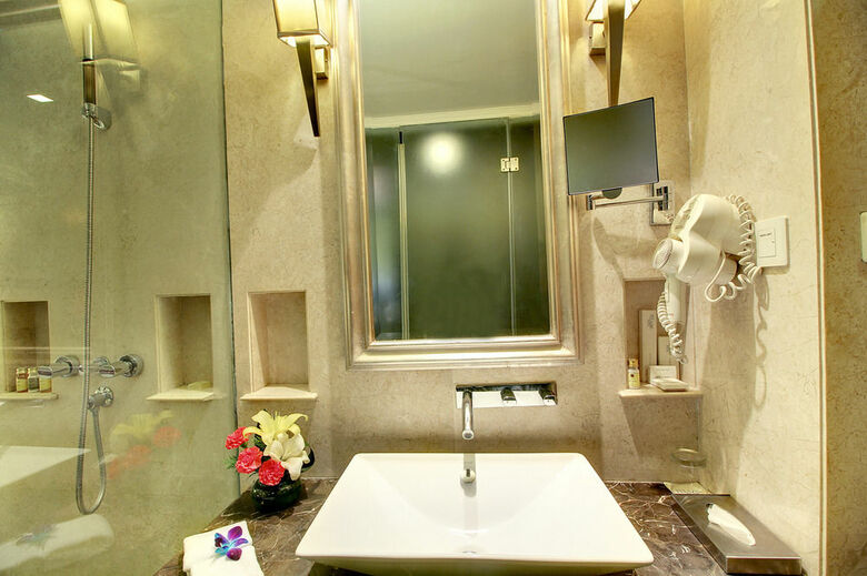 The Pllazio Hotel