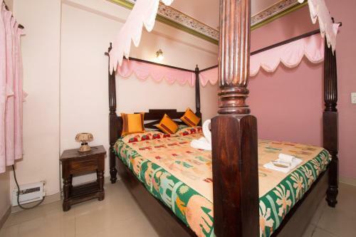 Hotel Moon Light Palace