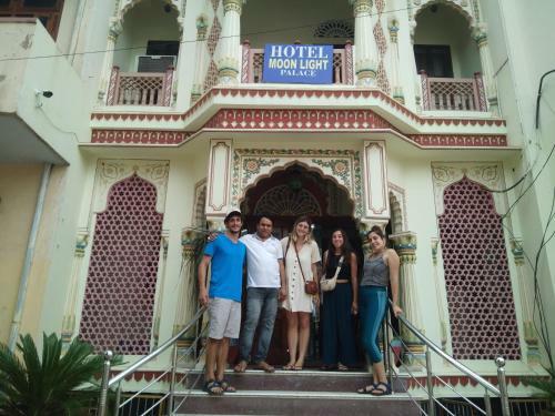 Hotel Moon Light Palace