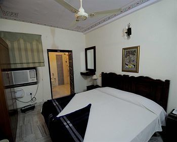 Bed & Breakfast Laxmi Palace - A Heritage Home