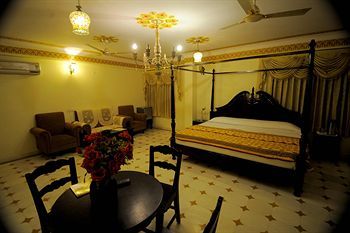 Bed & Breakfast Laxmi Palace - A Heritage Home