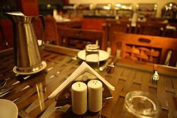Meenakshi�s Sunshine Hotel