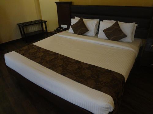 Mango Hotels, Nagpur - Central Avenue Road
