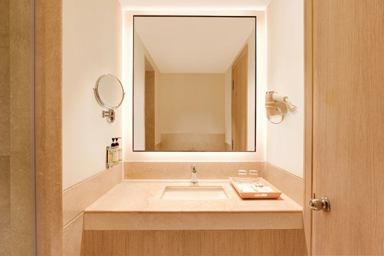 Hotel Lemon Tree Premier, Delhi Airport