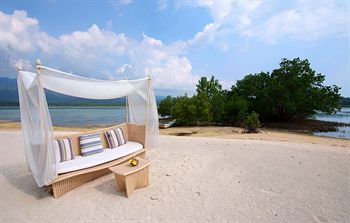 Hotel Badian Island Wellness Resort
