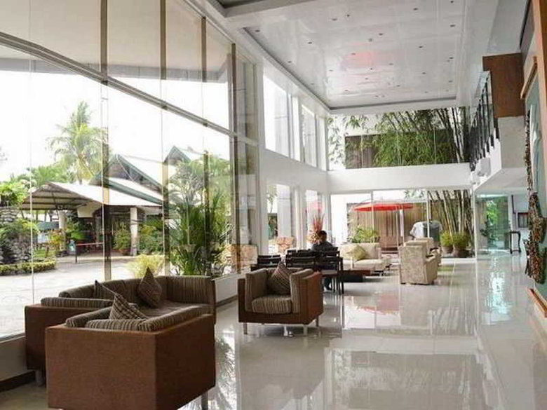 The Ritz Hotel At Garden Oases