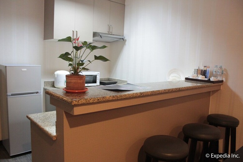 Aparthotel Sun Plaza Subic Hotel