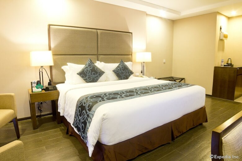 Golden Phoenix Hotel Manila