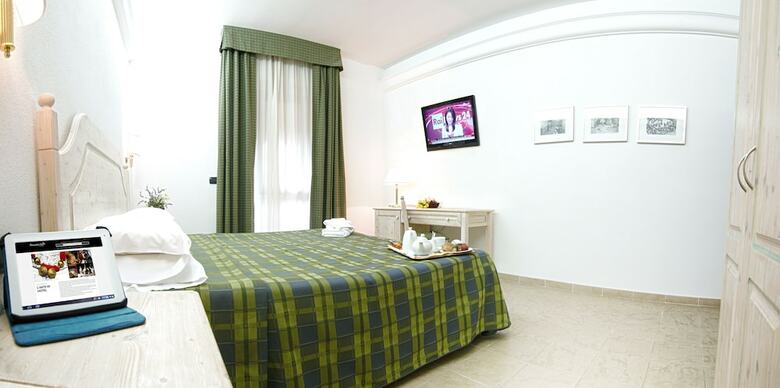 Hotel Pausania Inn