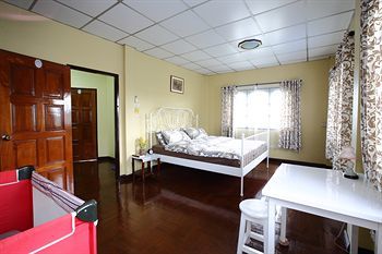 Bed & Breakfast Mon Lodge & Yoga Donmuang