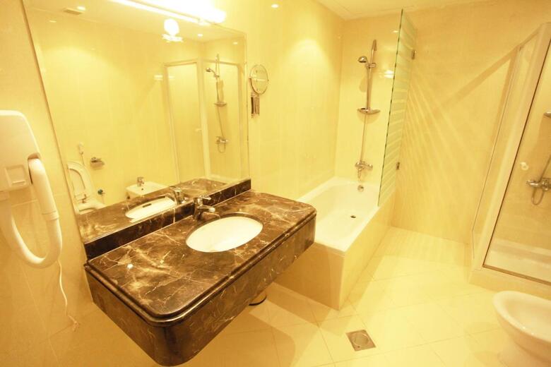 Golden Ocean Hotel