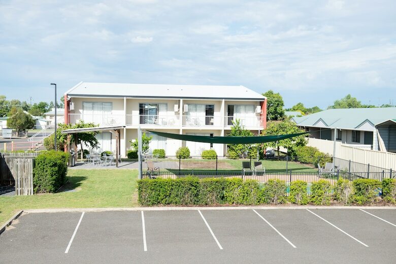 Hotel Capella Coach Inn