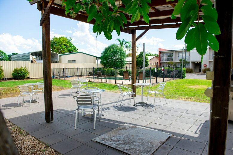 Hotel Capella Coach Inn