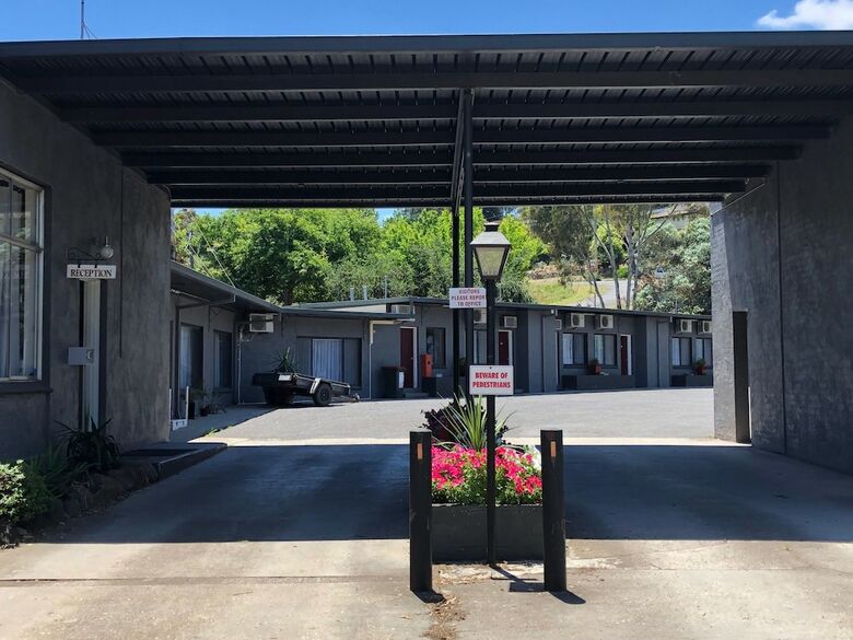 Castle Motel
