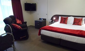 B K S Motor Lodge